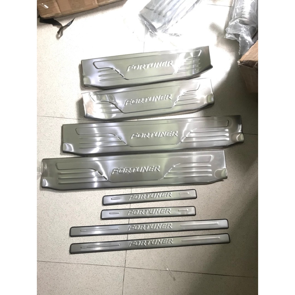 Ốp bậc cửa, nẹp bước chân trong ngoài xe Toyota Fortuner 2006 - 2012, 2013, 2014, 2015 inox cao cấp