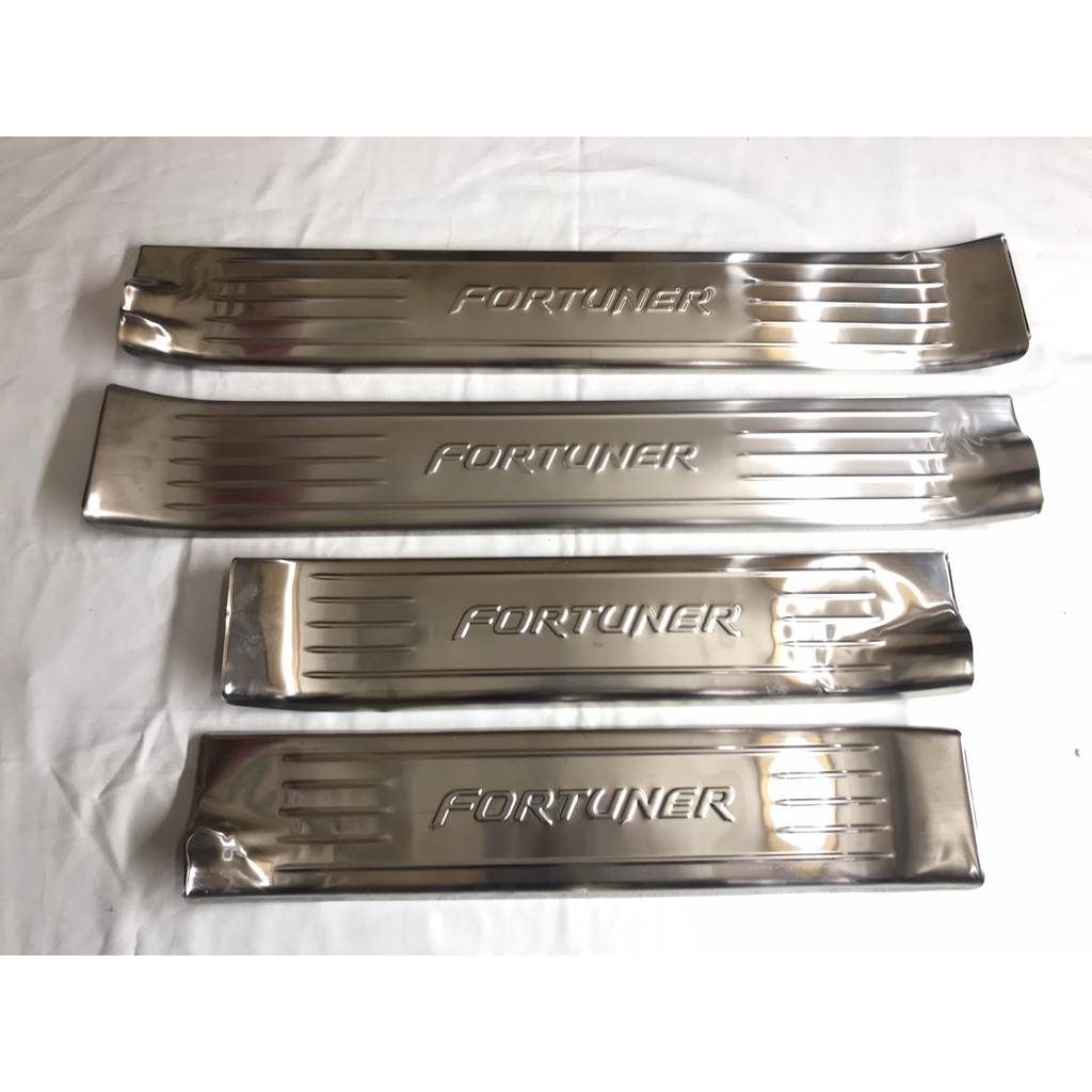 Ốp bậc cửa, nẹp bước chân trong ngoài xe Toyota Fortuner 2006 - 2012, 2013, 2014, 2015 inox cao cấp