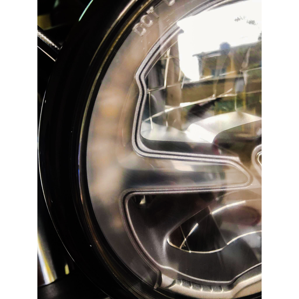 PPF Bảo Vệ Đèn Pha Triumph Street Twin ..... PPF dán bảo vệ chóa đèn xe