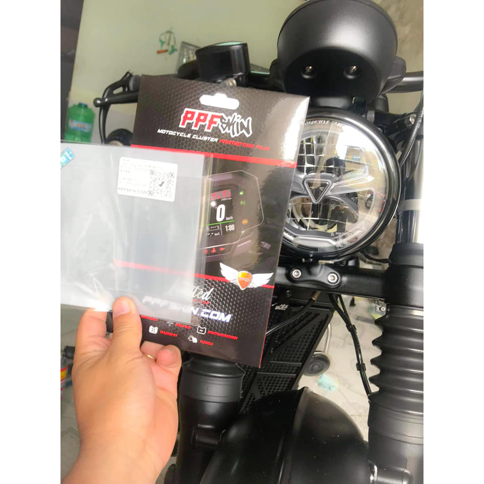 PPF Bảo Vệ Đèn Pha Triumph Street Twin ..... PPF dán bảo vệ chóa đèn xe