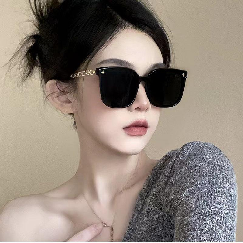 Vận chuyển kính mắt từ Hà Nội đi Hồ Chí Minh bằng tàu hỏa nhanh chóng 