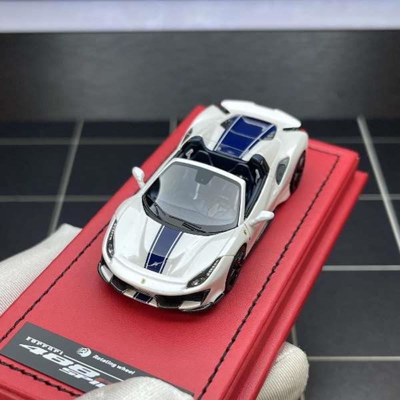 MÔ HÌNH 1:64 ROTATING WHEEL - Ferrari 488 Spider White Blue
