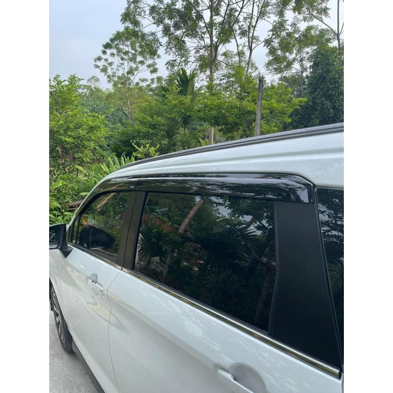 Vè che mưa xe Toyota Veloz Cross 2022, 2023,2024, 2025 Nhựa đen dày cao cấp