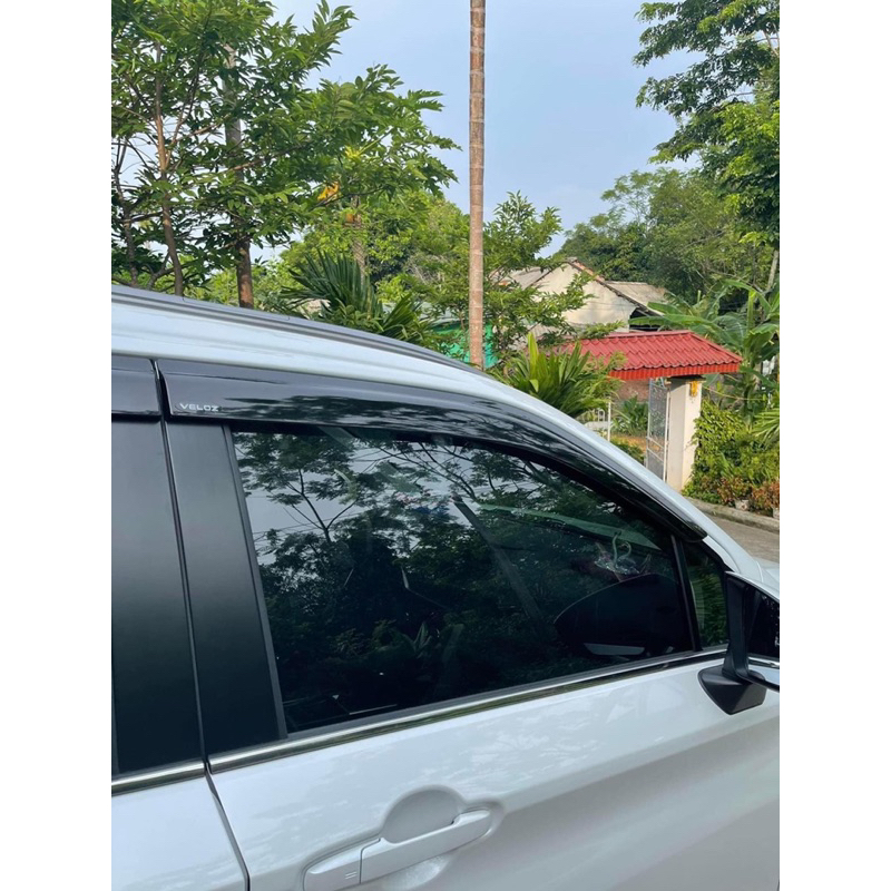 Vè che mưa xe Toyota Veloz Cross 2022, 2023,2024, 2025 Nhựa đen dày cao cấp