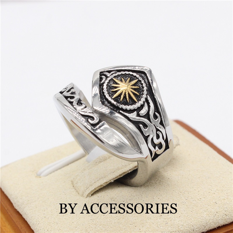 Nhẫn nam titan hoa văn hoạ tiết mặt trời retro không gỉ BY ACCESSORIES