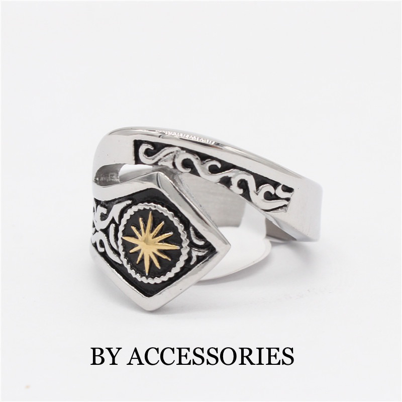 Nhẫn nam titan hoa văn hoạ tiết mặt trời retro không gỉ BY ACCESSORIES