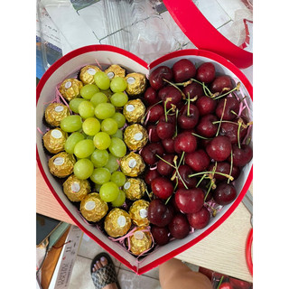 ( GIAO NHANH HCM) Hộp quà cherry 2KG sang trọng thích hợp biếu tặng
