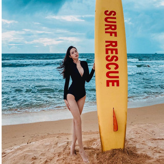 BIKINI 1 MẢNH DÂY KÉO ĐEN BIKINI UMI