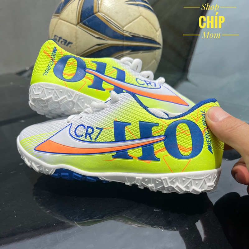 giày đá bóng cho bé trại bé gái khâu đế xanh lá đế chống trượt dẻo êm chân QC (sz31-sz41) CR7 (ảnh thật )