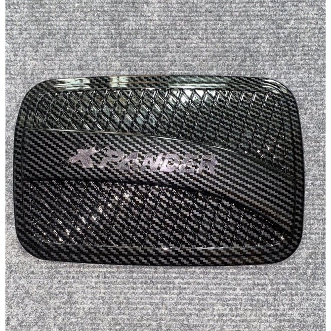 Ốp nắp bình xăng xe Mitsubishi Xpander 2018, 2019, 2020, 2021, 2022, 2023, 2024, 2025 nhựa vân carbon cao cấp