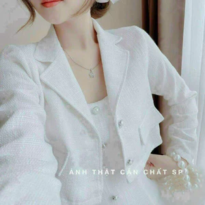 Set đầm nữ 2 món đi tiệc,đầm trắng 2 dây cổ vuông đính nút dáng chữ A kèm áo khoác vest ngoài tay dài croprop sang chảnh