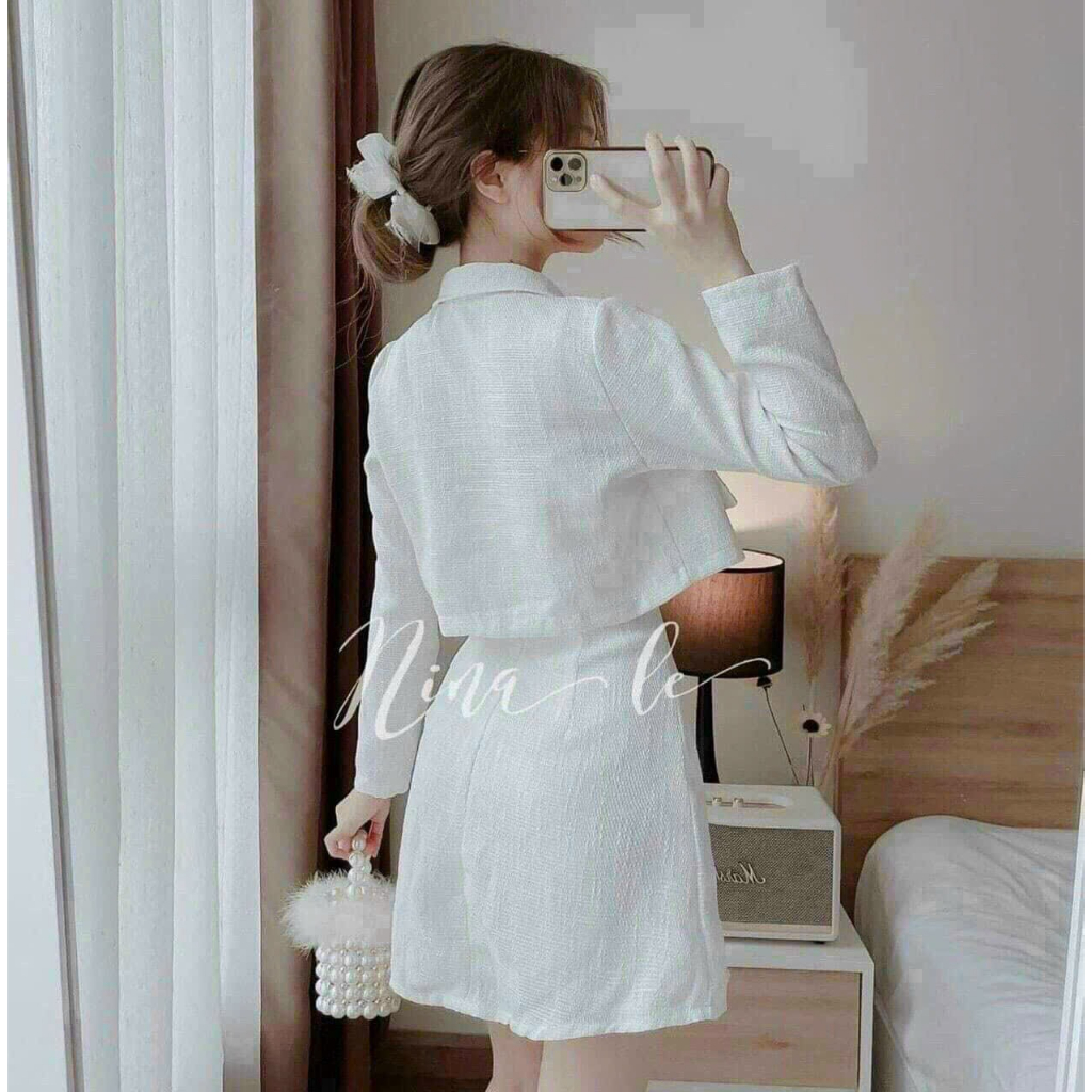 Set đầm nữ 2 món đi tiệc,đầm trắng 2 dây cổ vuông đính nút dáng chữ A kèm áo khoác vest ngoài tay dài croprop sang chảnh