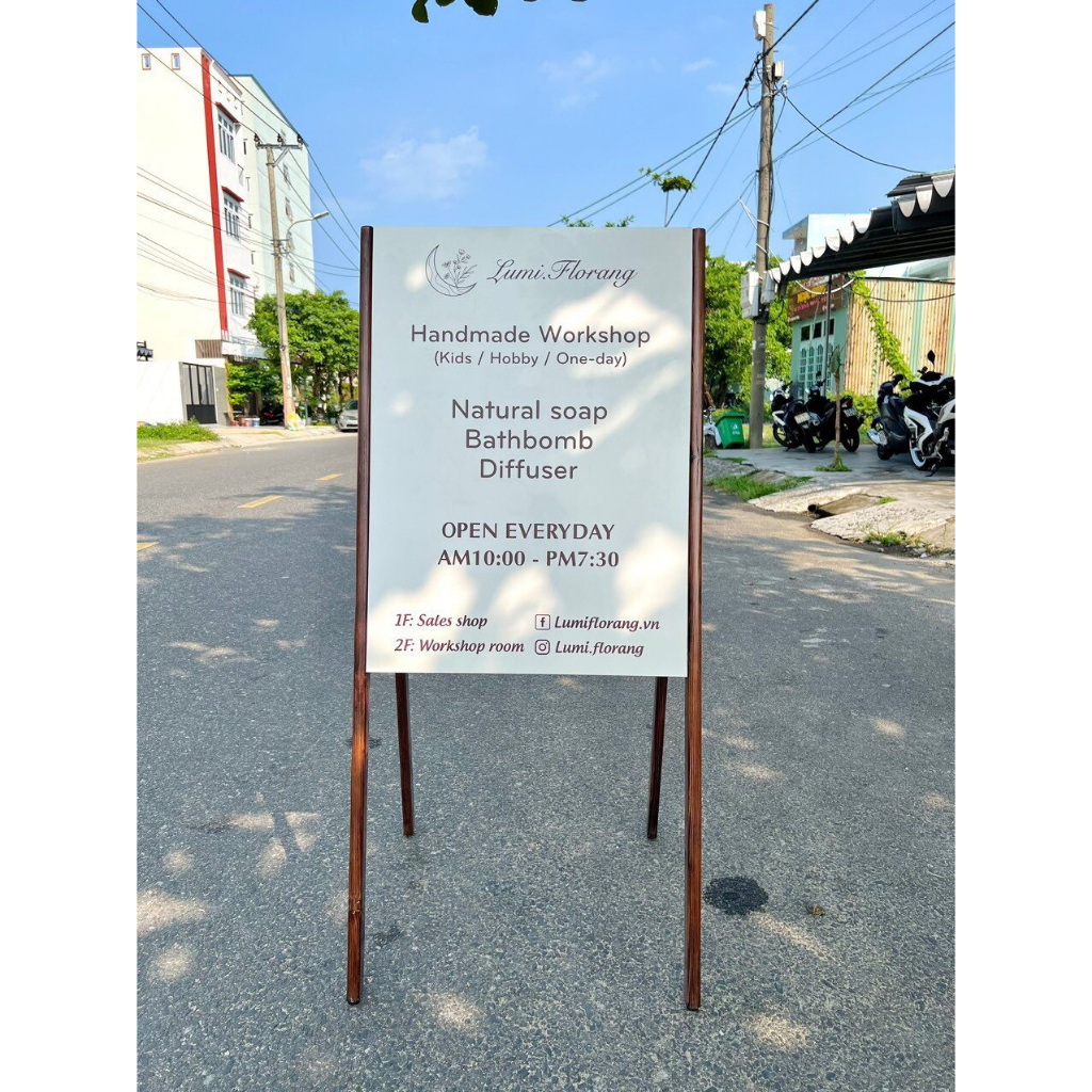 STANDEE GỖ VINTAGE - NỘI DUNG YÊU CẦU - LUXI DECOR | Shopee Việt Nam