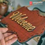 Bảng gỗ decor treo cửa: biển welcome trang trí cửa ra vào bằng gỗ