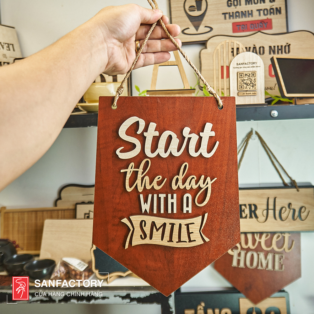 Tranh gỗ Slogan "Start the day with a smile” treo tường, Decor Homestay Phong Cách Vintage SAN-TS02
