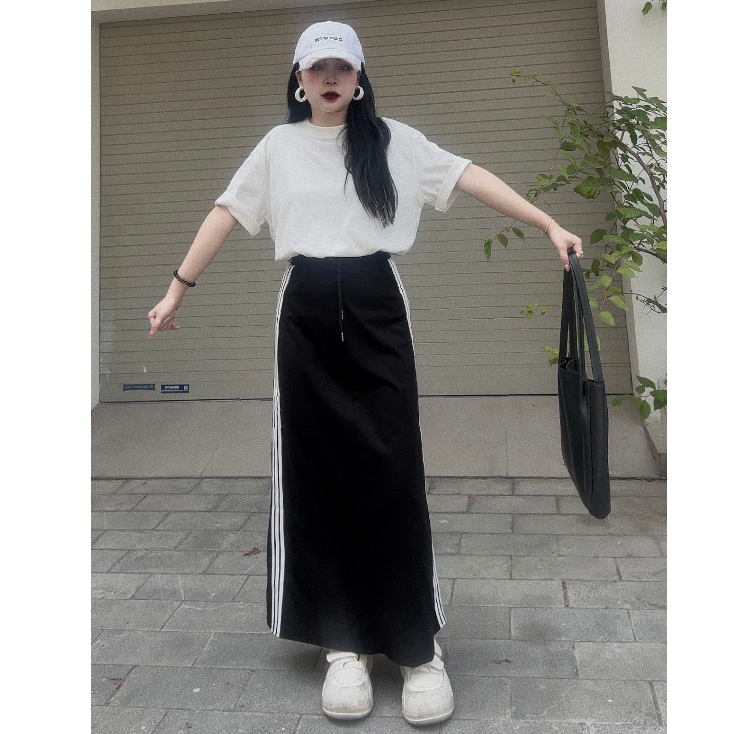 Chân váy dáng dài thể thao phối sọc xẻ sau Ms25