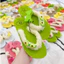 Dép Kẹp Xỏ Ngón HD HandMade Cho Mẹ Và Bé Gắn 4 Sticker Ngẫu Nhiên Cao Cấp Đế Cao Su Non Dễ Thương