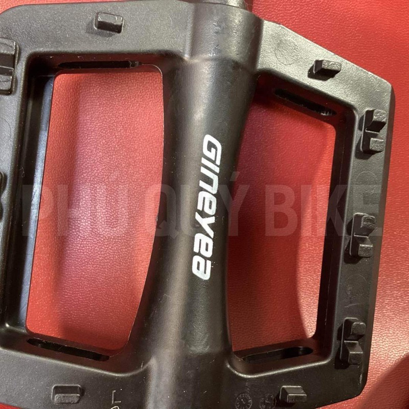 Pedal Nhựa GINEYEA Trục Bi Gắn Được STRAP Cho FixedGear