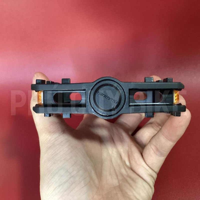 Pedal Nhựa GINEYEA Trục Bi Gắn Được STRAP Cho FixedGear