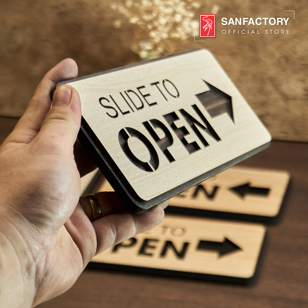Bảng slide to open chất liệu gỗ có sẵn băng dính, biển chỉ dẫn đóng mở cửa, chỉ hướng mở cửa