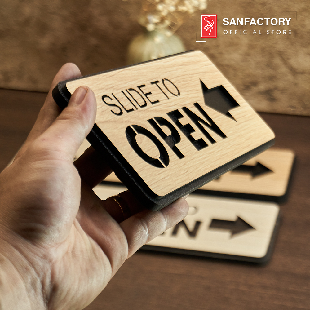 Bảng slide to open chất liệu gỗ có sẵn băng dính, biển chỉ dẫn đóng mở cửa, chỉ hướng mở cửa