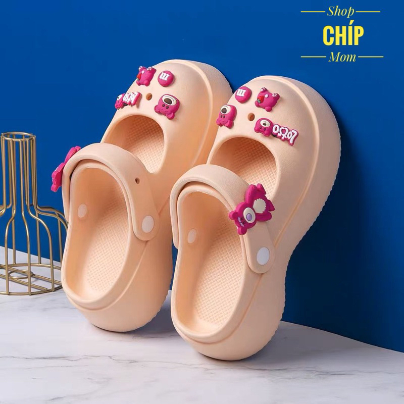 sandal bé gái sục đế xuồng cho bé gấu dâu 3 phân có quai QC mẹ bé đen trăng hông tím  đi mưa êm chân 2040 ( ảnh thật )