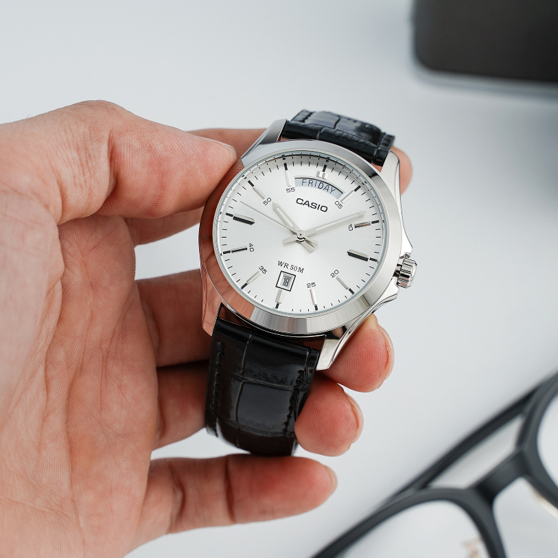 Ảnh Đồng Hồ Casio Nam MTP-1370L-7AVDF Mặt Tròn Màu Trắng Dây Da Chính Hãng 2