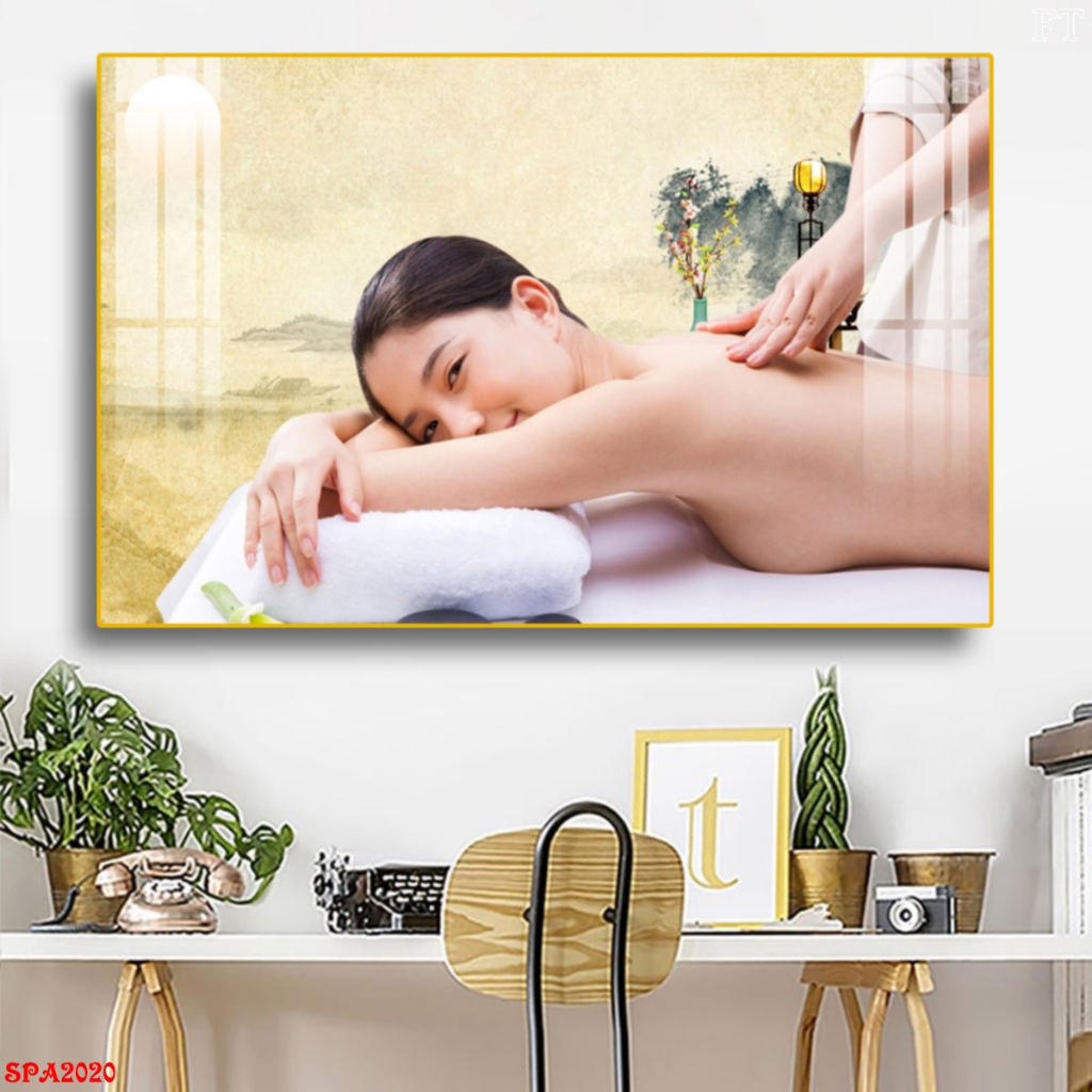Tranh Treo Tường Tráng Gương Cao Cấp Cô Gái Đẹp Massage Đá Nóng