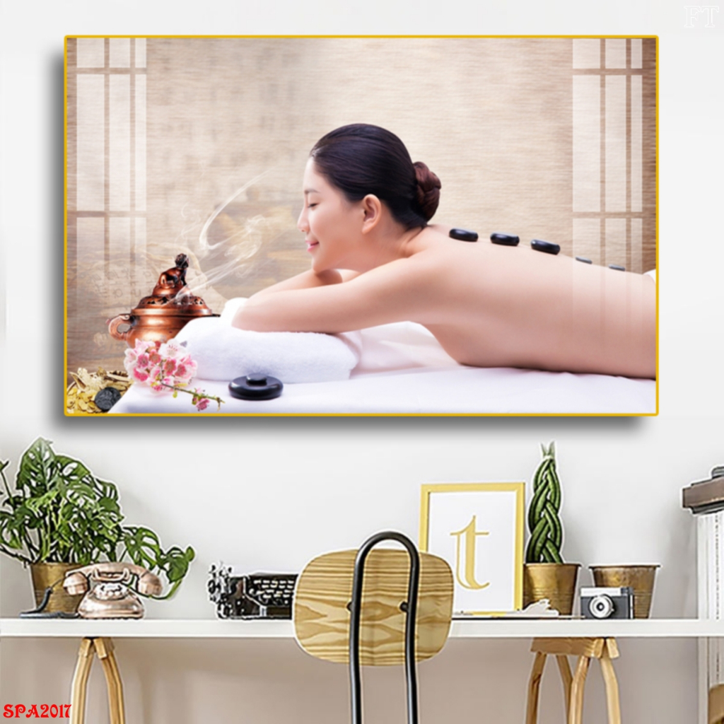 Tranh Treo Tường Tráng Gương Cao Cấp Cô Gái Đẹp Massage Đá Nóng
