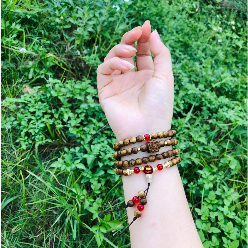 Vòng tay trầm hương bằng trầm tốc mix Omani charm hổn hợp-thanh lịch-sang trọng và đẹp-Trầm hương Hôi an