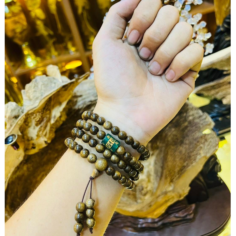 [Hàng mới về]Vòng tay bằng trầm hương tốc tự nhiên 108 hạt 6mm, charm Omani đủ màu-Thanh lịch-Đẹp-Trầm Hương Hội an