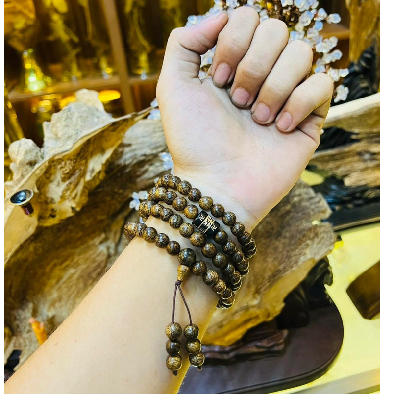 [Hàng mới về]Vòng tay bằng trầm hương tốc tự nhiên 108 hạt 6mm, charm Omani đủ màu-Thanh lịch-Đẹp-Trầm Hương Hội an