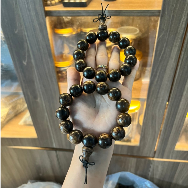 Vòng tay bằng trầm hương sánh chìm, cỡ 18-20li-siêu to khổng lồ-Bình an Tài lộc-Trầm Hương Hội an