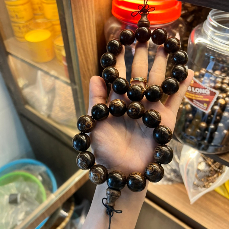 Vòng tay bằng trầm hương sánh chìm, cỡ 18-20li-siêu to khổng lồ-Bình an Tài lộc-Trầm Hương Hội an