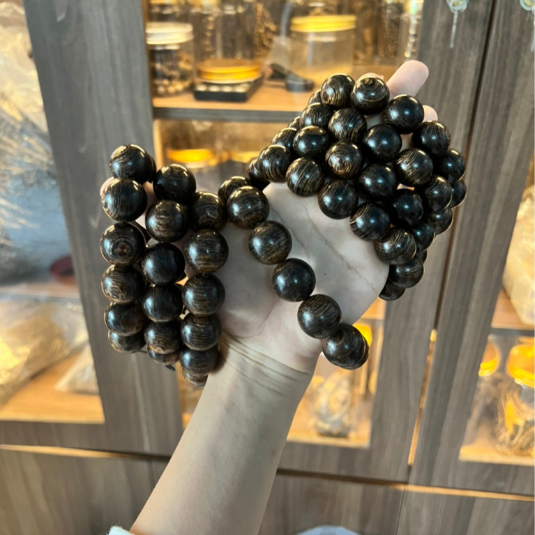 Vòng tay bằng trầm hương sánh chìm, cỡ 18-20li-siêu to khổng lồ-Bình an Tài lộc-Trầm Hương Hội an