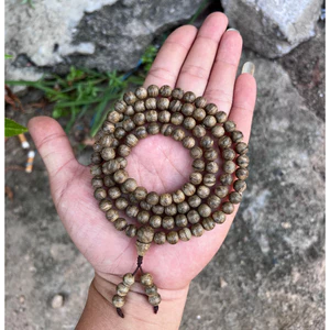 Vòng tay bằng trầm hương Banh giáp Thái-7mm 108 hạt- Giá trị-Bình an và phong thủy-Trầm Hương Hội an
