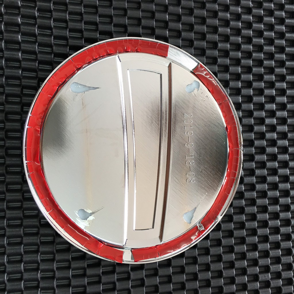Ốp nắp bình xăng xe Kia Soluto 2019, 2020, 2021, 2022, 2023, 2024, 2025 nhựa ABS mạ crom cao cấp, sáng bóng