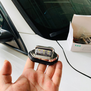 Đèn led soi biển số xe tải dùng chung điện 12v và 24v