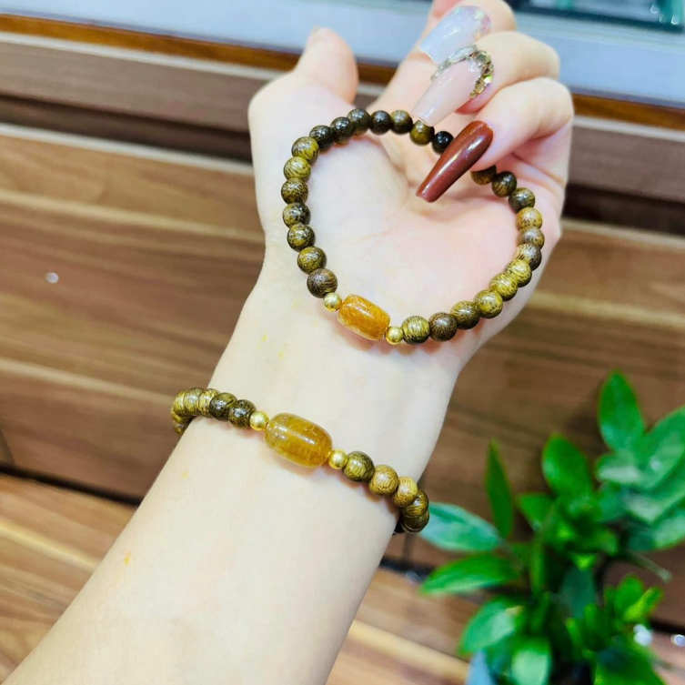 Vòng tay bằng trầm tốc 8 ly mix charm tóc vàng lu thống-giành cho nữ, phong thủy,bình an và may mắn-Trầm Hương Hội an
