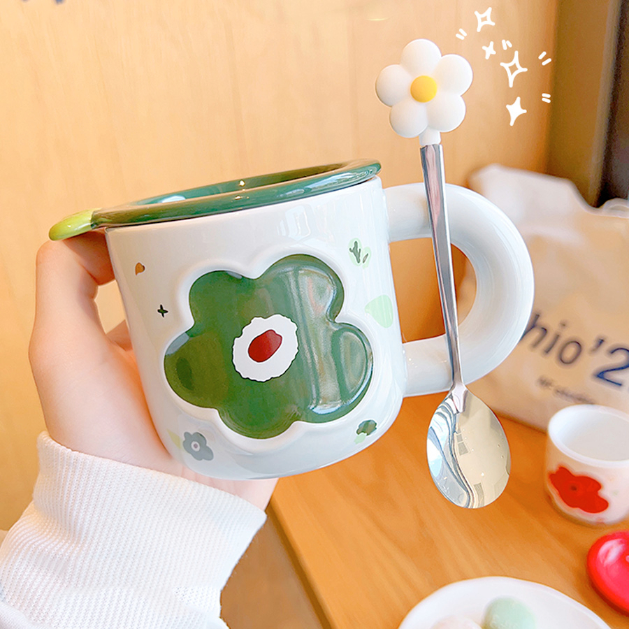 Cốc Sứ Hoa Cúc Có Nắp Kèm Thìa – Ly Cafe Văn Phòng Tặng Kèm Bông Hoa – Quà Tặng Sang Trọng