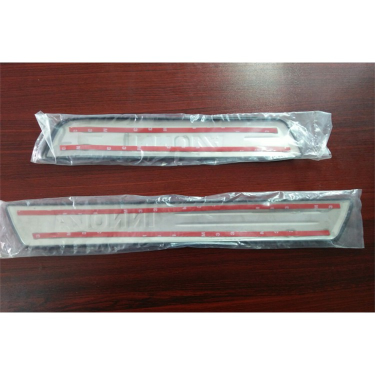 Ốp bậc cửa, nẹp bước chân xe Innova 2006 - 2012, 2013, 2014, 2015 inox cao cấp, sáng bóng