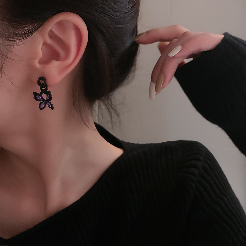 Bông tai Black Butterfly pha lê chuôi kim bạc 925 phong cách mới mẻ