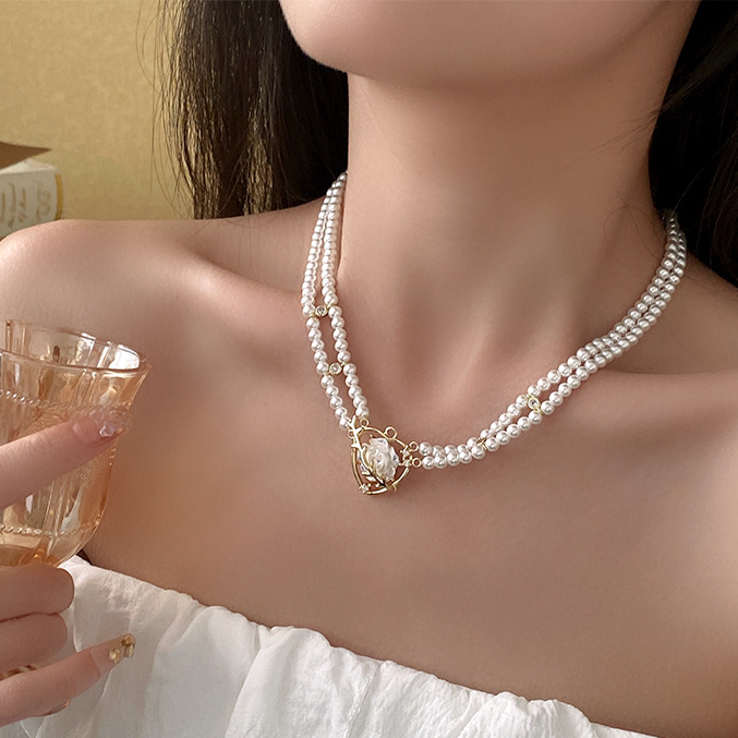 Vòng Cổ Trái Tim Hoa Hồng Trắng Có Gai Thiết Kế Sang Trọng, Quý Phái