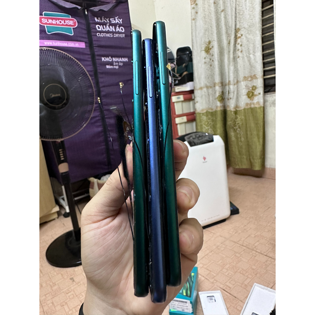 Khung màn hình Vsmart Aris (Blacket), Pin, bo sạc, loa ngoài Vsmart Aris/ Aris Pro