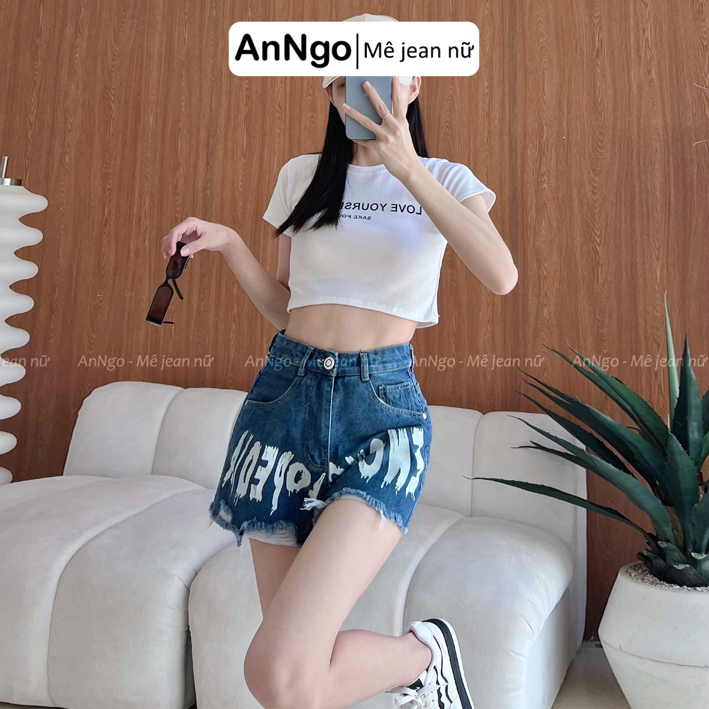 Quần short nữ denim lưng cao chữ trang trí cách điệu hiện đại Anngo - AT295