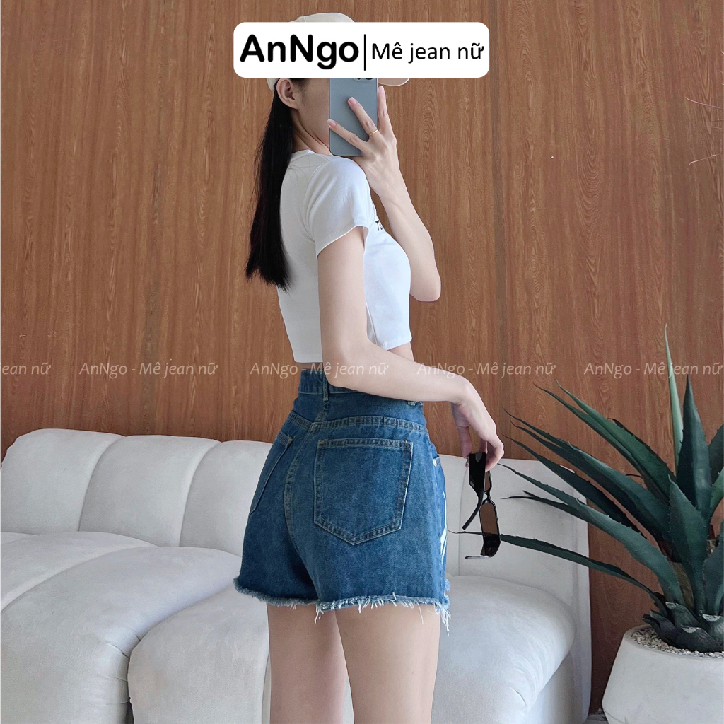 Quần short nữ denim lưng cao chữ trang trí cách điệu hiện đại Anngo - AT295