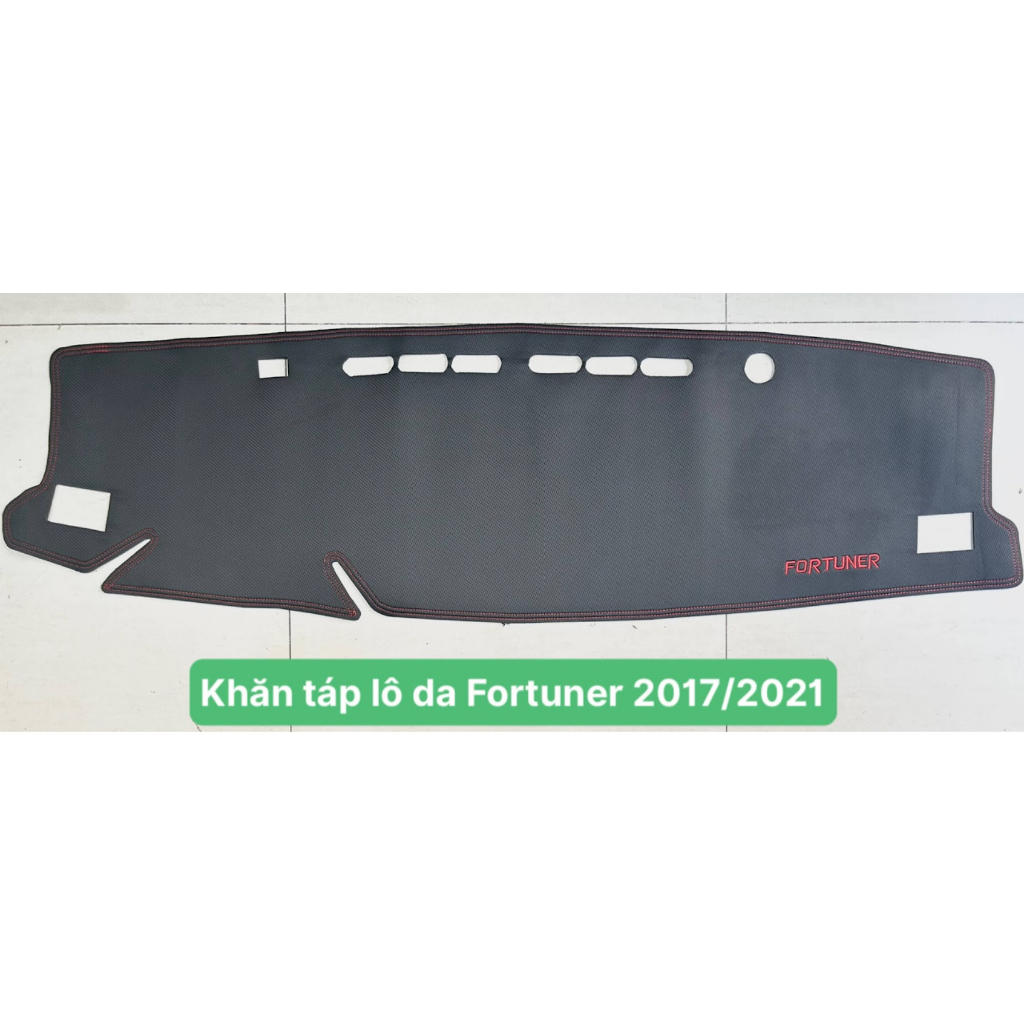 Thảm taplo da carbon ô tô Toyota Fortuner 2017-2022, thảm chống nắng da carbon. Hàng đẹp xuất sắc