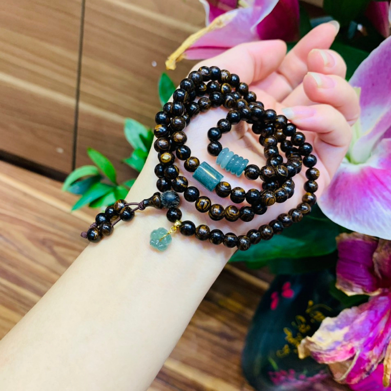 Vòng tay chuỗi hạt bằng trầm hương sánh chìm thật 6mm 108 hạt mix charm đá cao cấp- Nam nữ-An yên may mắn và Bình an