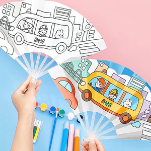 Quạt gấp giấy tô màu thủ công cho bé