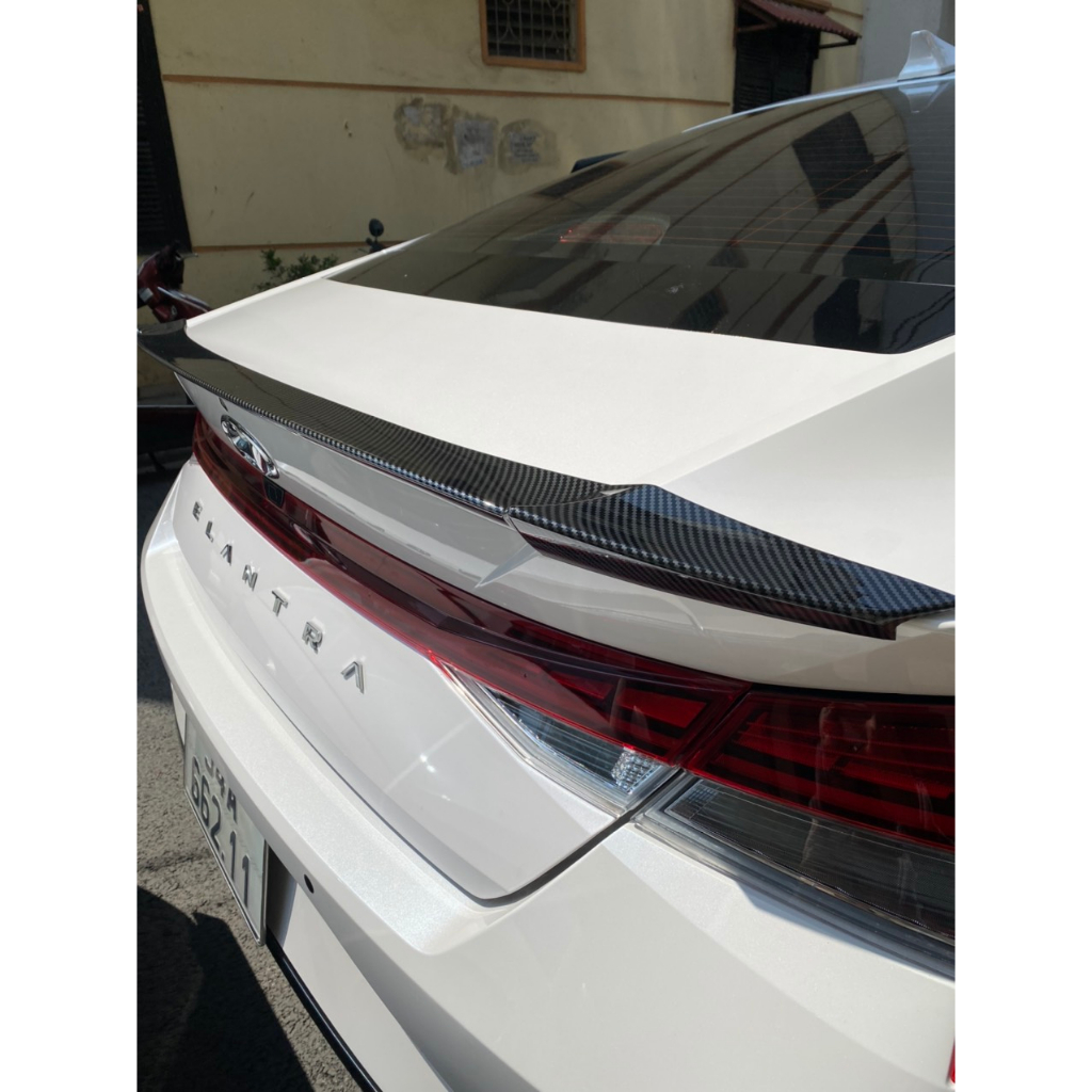 Đuôi gió liền cốp xe Hyundai Elantra 2023-2026, Đuôi cá thể thao HÀNG Nhựa Carbon ABS cao cấp